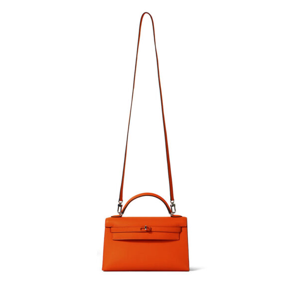 High-quality Swift Leather Luxury Handbag - Carry Style Demonstration