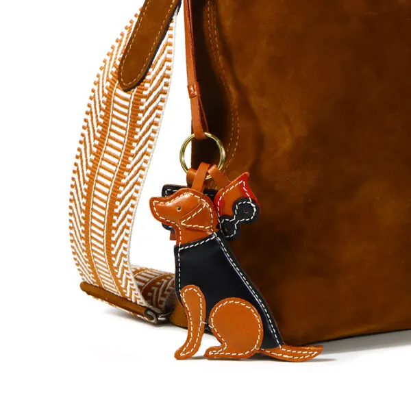 Puppy-Leather-Keychain-Hanging-on-Handbag-Detail